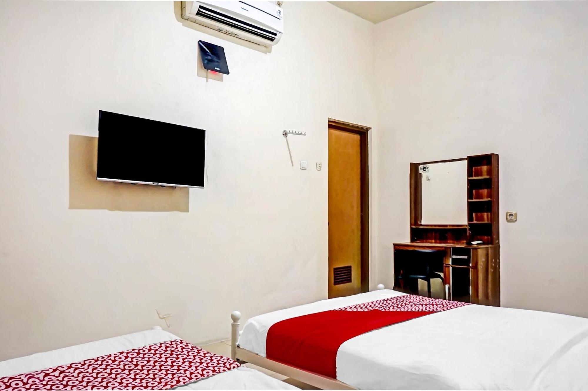Hotel Oyo 90689 Lily House Tangerang Exterior foto